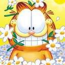 Garfield entre las flores
