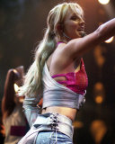Britney Spears cantando en un concierto