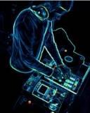 DJ en líneas azules
