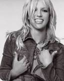 Britney Spears sujeta su Blusa