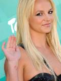 Britney Spears saludando