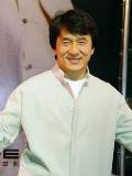 Jackie Chan con Camisa de Mangas