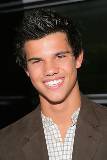 Taylor Lautner regala una Sonrisa