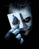 Joker muestra una foto de Batman