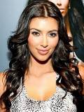 Kim Kardashian con vestido Estampado