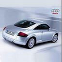Audi deportivo corriendo