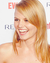 Allison Cameron Sonriendo