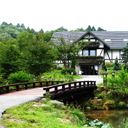 Paisaje campestre con puente sobre el Río