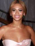 Beyoncé Knowles sonríe a sus Fans