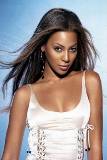 Beyoncé con Vestido Blanco