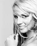 Britney Spears se acaricia el Cabello