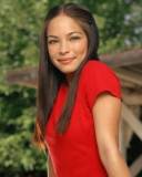 Kristin Kreuk con pullover Rojo