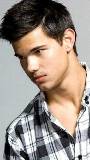 Taylor Lautner con Camisa a Cuadros