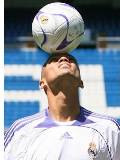 Pepe con balón en la Cabeza