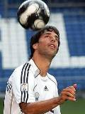 Vannistelrooy jugando con Balón