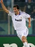 Vannistelrooy festejando un gol