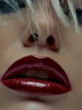 Rostro de mujer con labios Rojos
