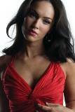 Megan Fox con blusa roja