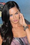 Megan Fox acaricia su Oreja