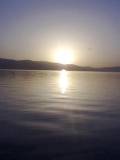 Lago en el amanecer