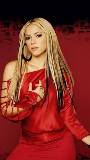 Shakira vestida de rojo