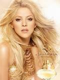Shakira con pelo batido por el Aire