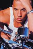 Vin Diesel Modelando en una Moto