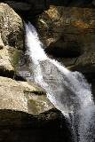 Pequeña cascada en medio de las Rocas